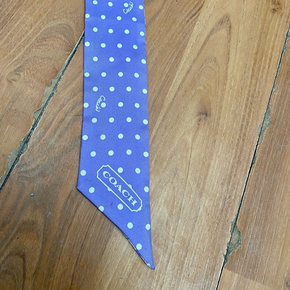 Coach Headscarf - Picture 2 of 3